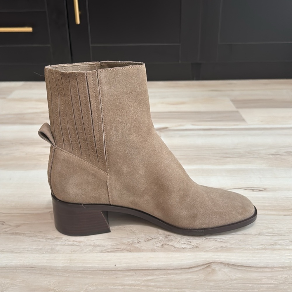 Dolce Vita Linny Leather H2O Bootie - Picture 5 of 10